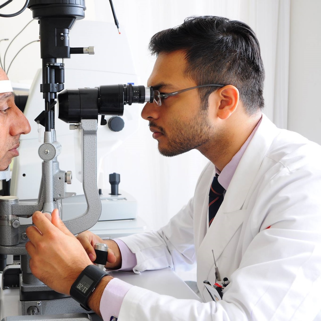 Dr. Bansal training during a retina surgery workshop