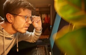 Screen Use & Headache, eye strain, watering : Computer Vision Syndrome